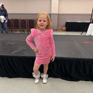 SHEIN Girls size 5Y pink sequin dress with fur texture on shoulder